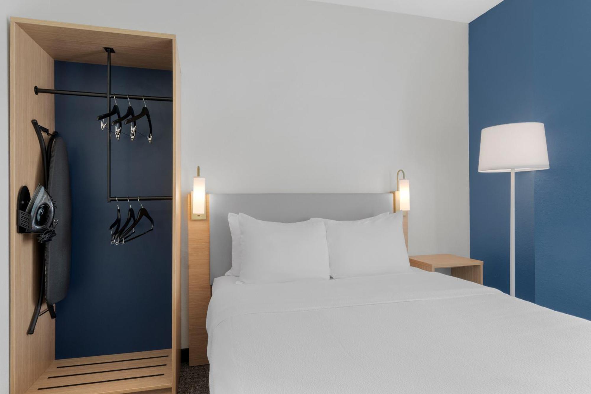 Spark By Hilton Orlando Near Seaworld Hotel