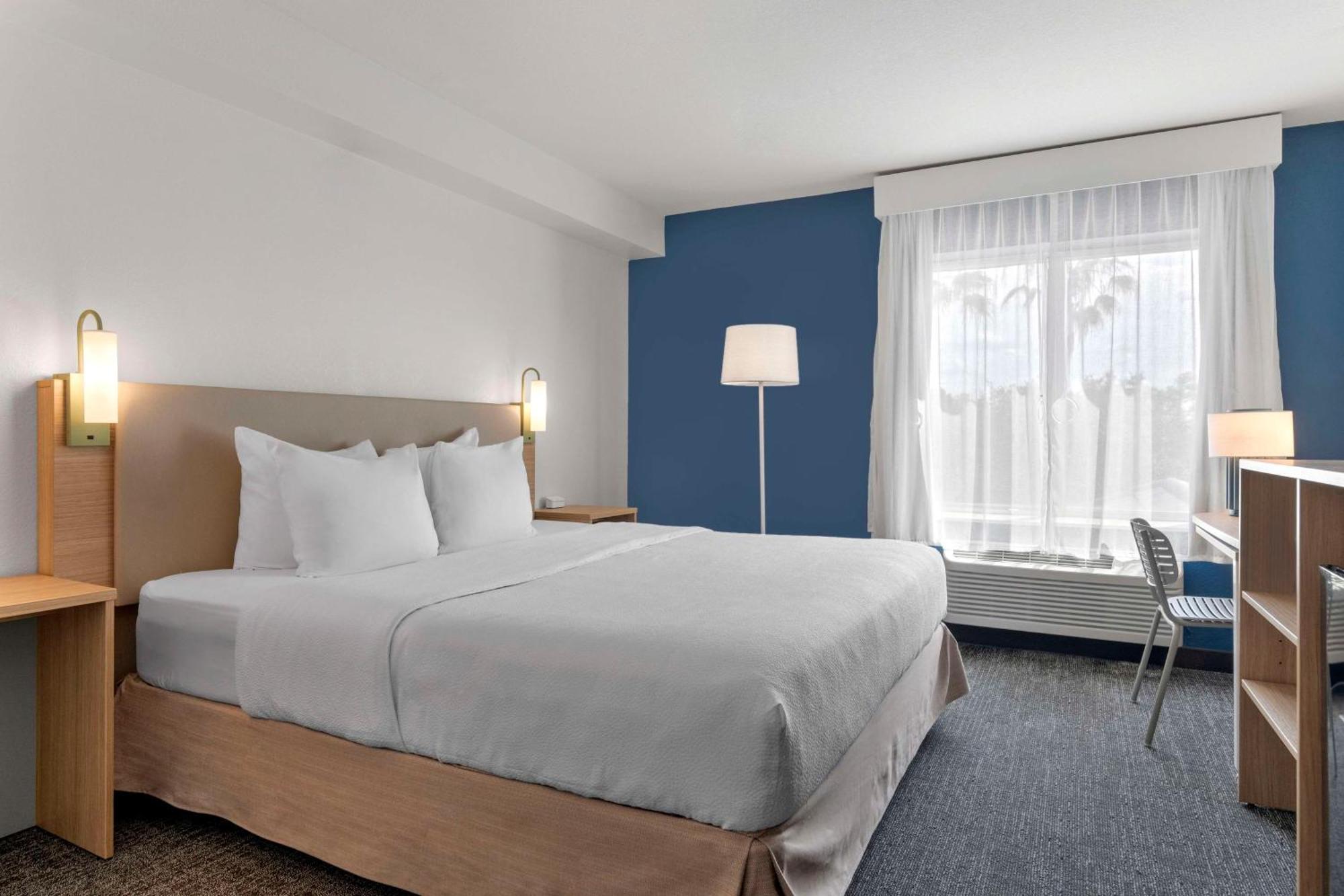 Spark By Hilton Orlando Near Seaworld