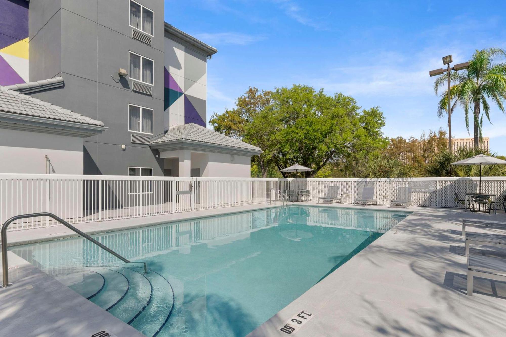 Hotel Spark By Hilton Orlando Near Seaworld